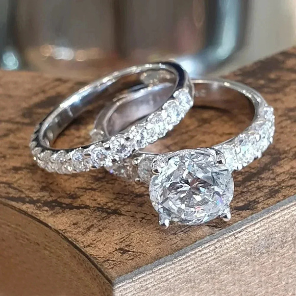 Jewelry - Bague Eternity Full Round CZ Diamonds Glitter Ring Set for Women, UNVN12213